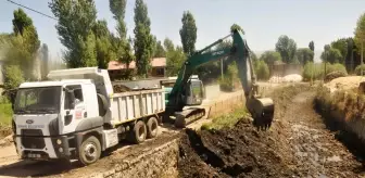 Günkırı'daki derede temizlik çalışması yapıldı