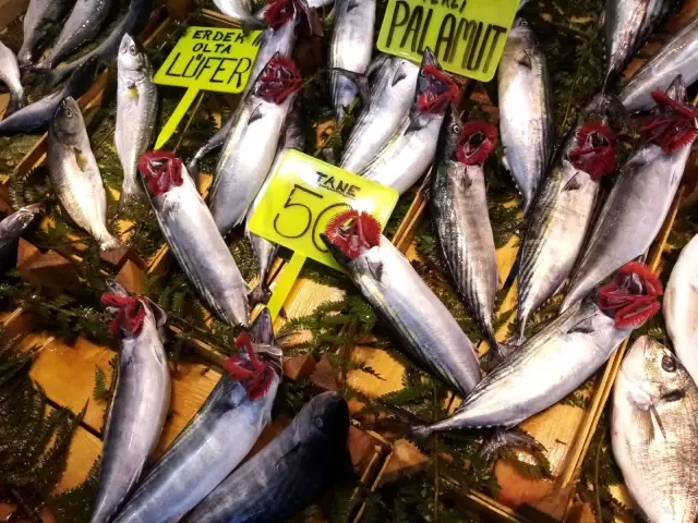 firtina sebebiyle artan balik fiyatlari cep yakiyor hamsi 40 liraya ulasti son dakika ekonomi