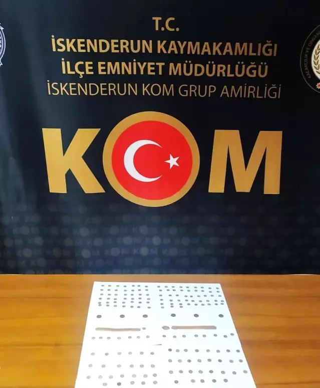 Hatay'da eksik gramajlı altın operasyonu: 206 çeyrek, 6 tam altın ele geçirildi Hatay'da eksik gramajlı altın operasyonu: 206 çeyrek, 6 tam altın ele geçirildi