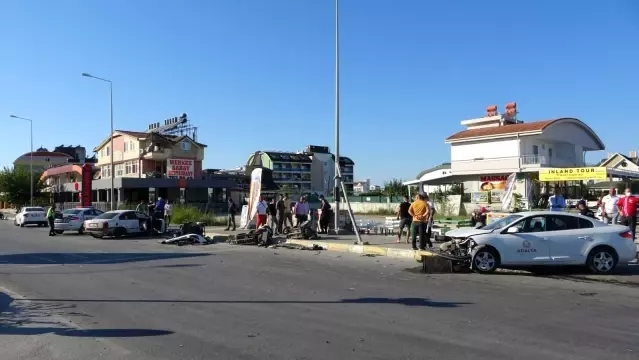 Son dakika: Otomobillerin hurdaya döndüğü kaza kamerada Son dakika: Otomobillerin hurdaya döndüğü kaza kamerada
