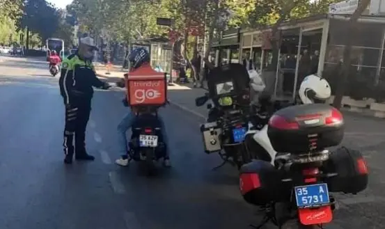 İzmir'de motosikletlilere denetim: 448 sürüye ceza kesildi