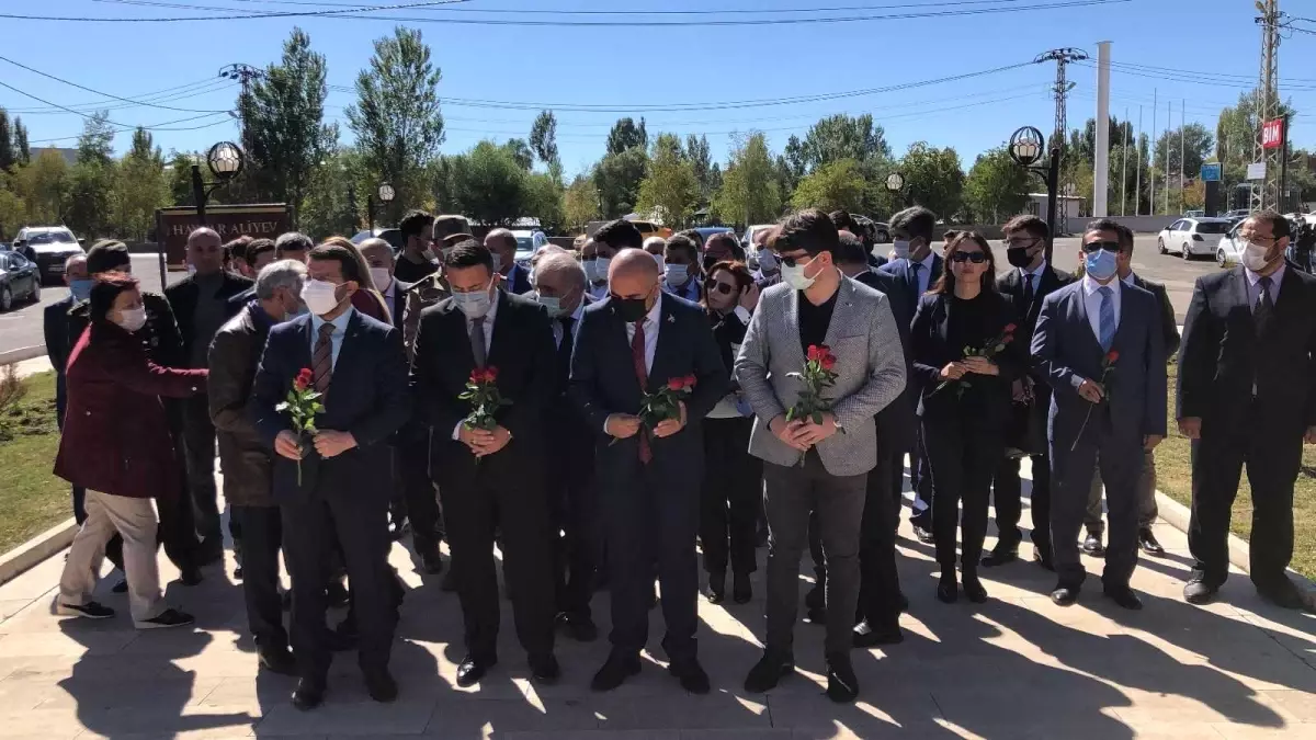 Karabağ şehitleri Kars\'ta anıldı