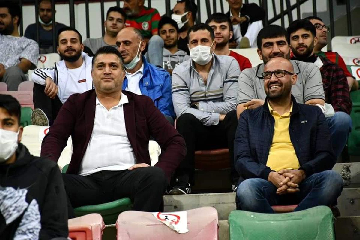 Kulüp başkanı taraftarların arasında maçı izledi