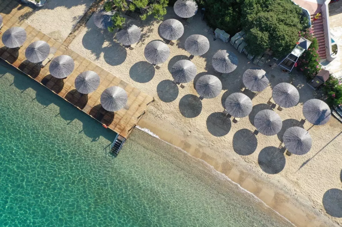 Oteller son tatilcileri bekliyor