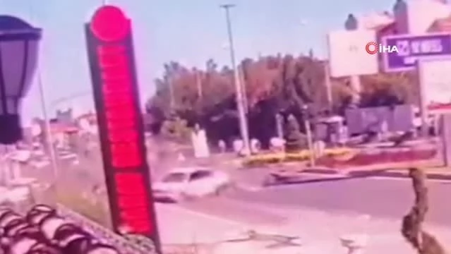 Son dakika: Otomobillerin hurdaya döndüğü kaza kamerada