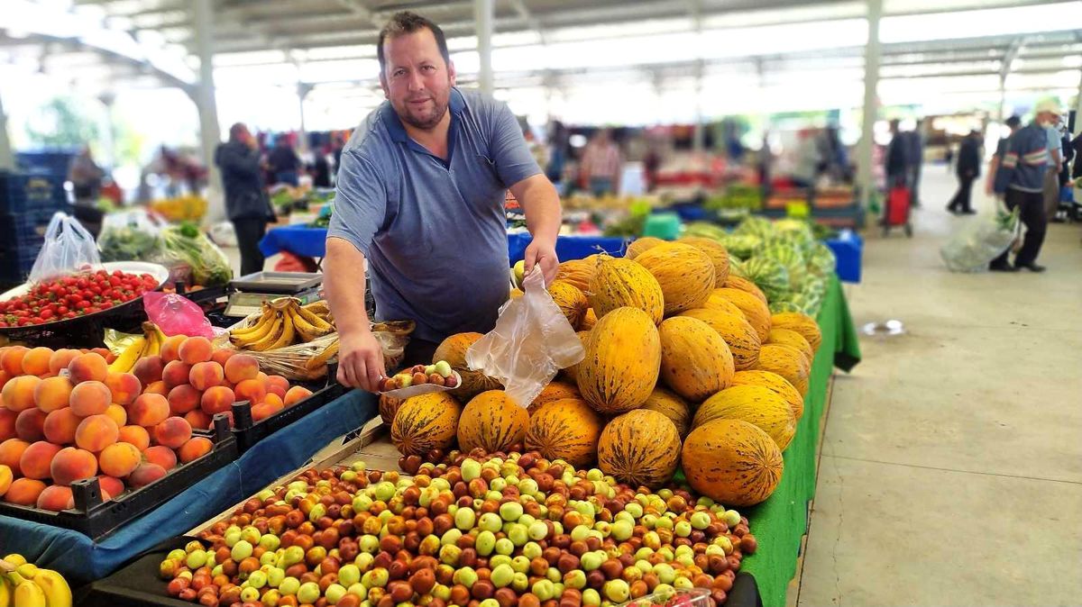 Çin\'de "ölümsüzlük meyvesi" olarak bilinen hünnap, kilosu 15 liradan tezgahlarda yerini aldı