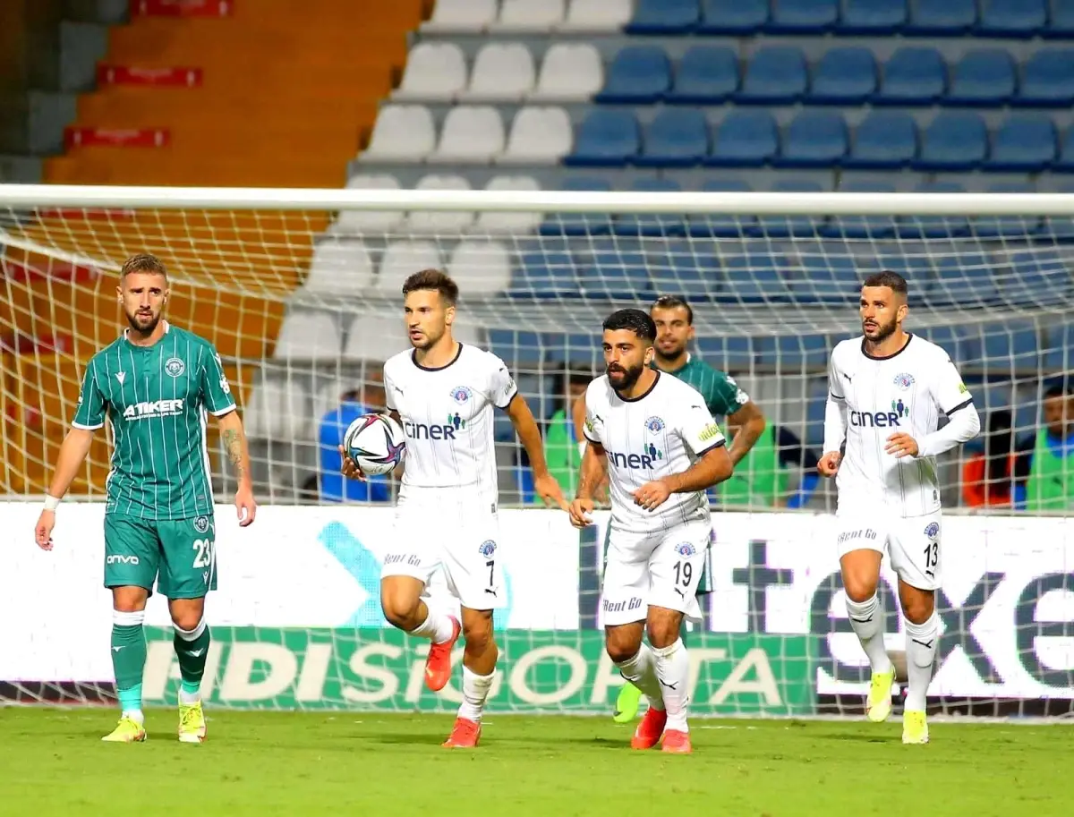 Süper Lig: Kasımpaşa: 1 - İH Konyaspor: 2 (İlk yarı)