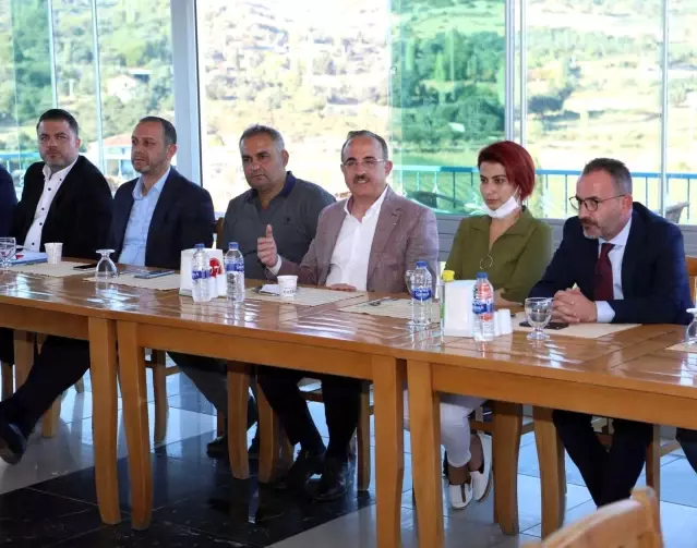 AK Parti İzmir İl Yönetimi Kiraz'da toplandı