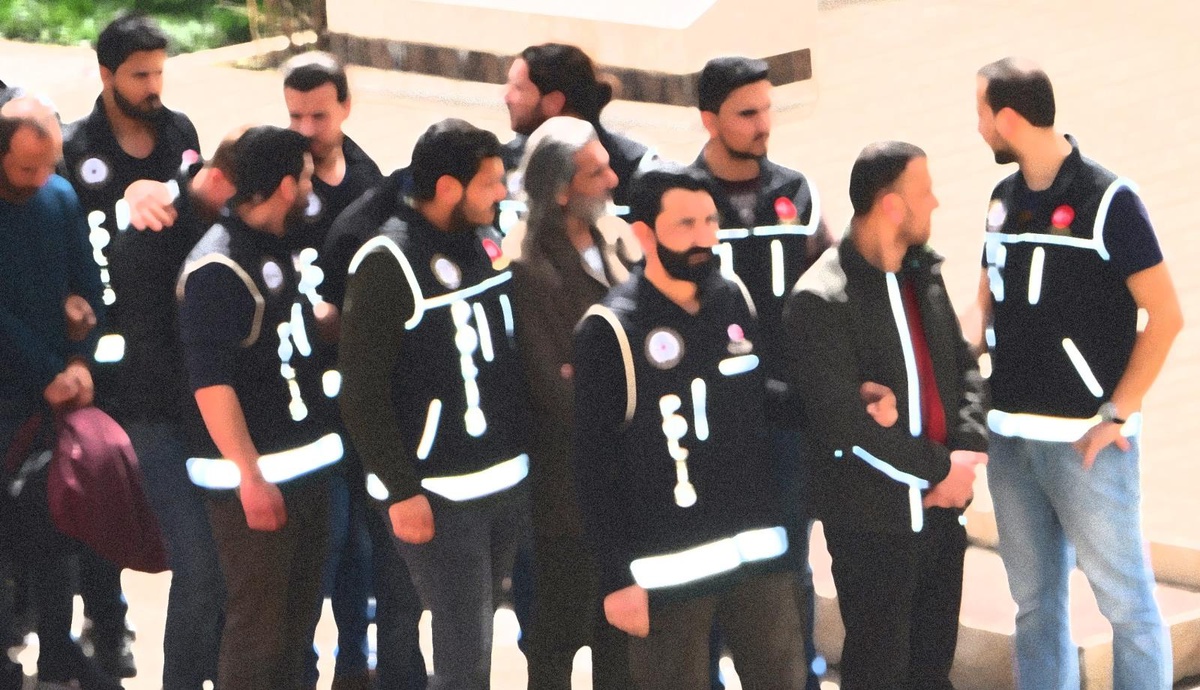 Ankara merkezli 6 ilde FETÖ/PDY üyelerine operasyon: 7 gözaltı