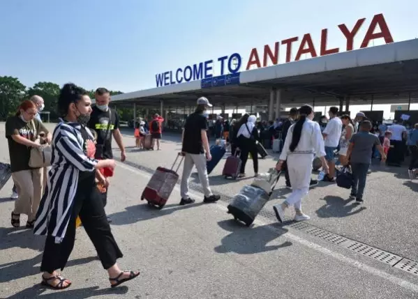 Antalya'ya ekimde 5 ülkeden turist beklentisi Antalya'ya ekimde 5 ülkeden turist beklentisi