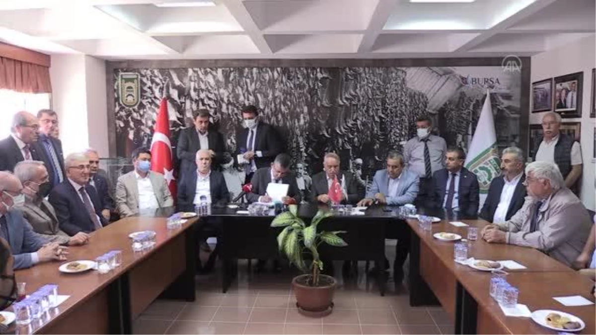 CHP Grup Başkanvekili Özel, Bursa\'da esnaf temsilcileriyle bir araya geldi