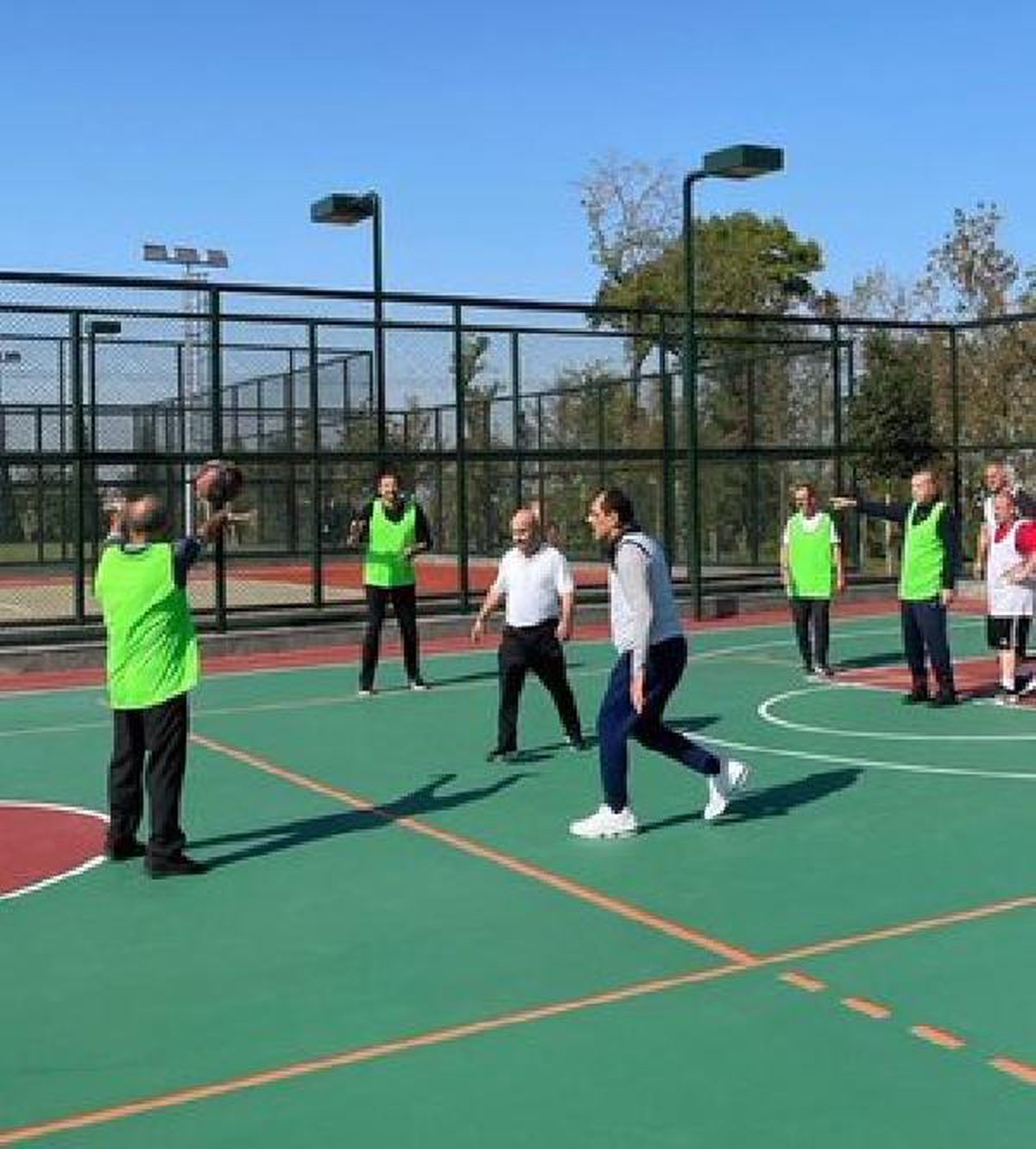 Cumhurbaşkanı Erdoğan\'dan danışmanları ve bakanlar ile basketbol maçı