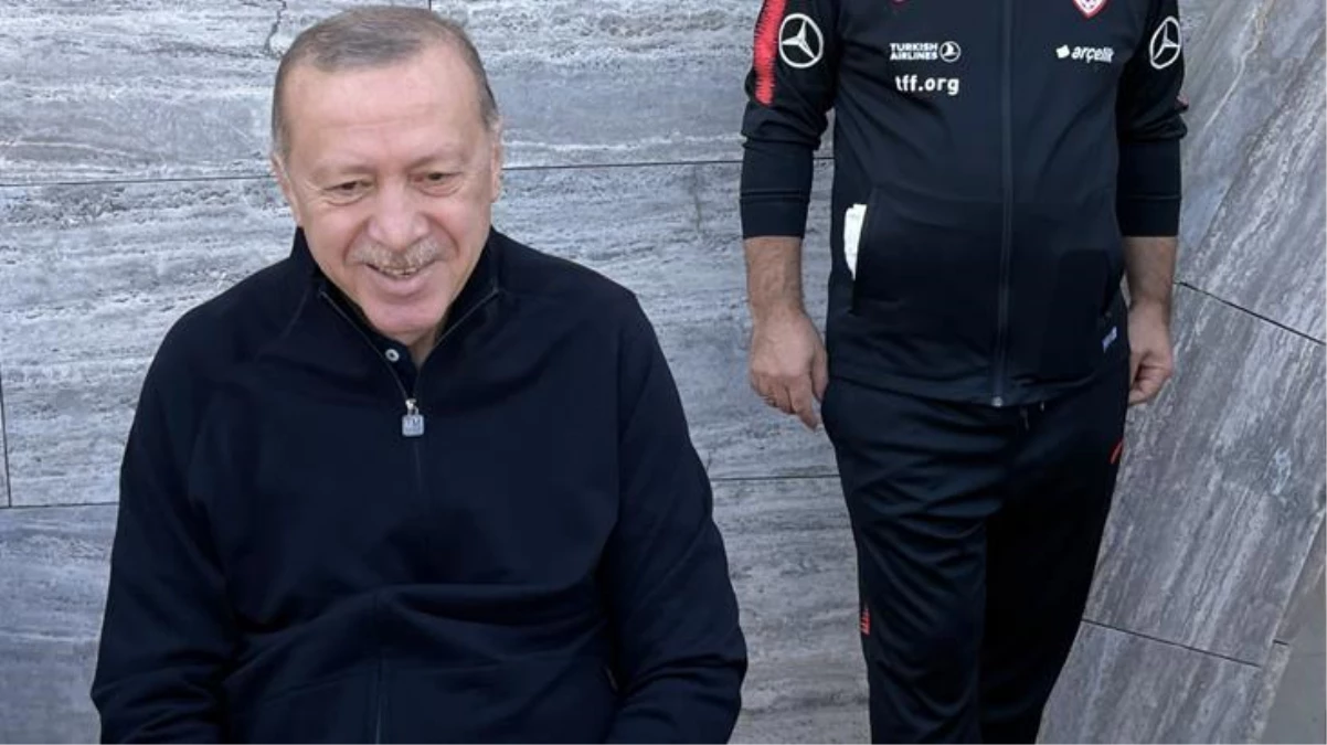 Fizyoterapist ve Cumhurbaşkanı Danışmanı Ahmet Çotuk, Cumhurbaşkanı Erdoğan\'la sabah sporu yaptığı fotoğrafı paylaştı