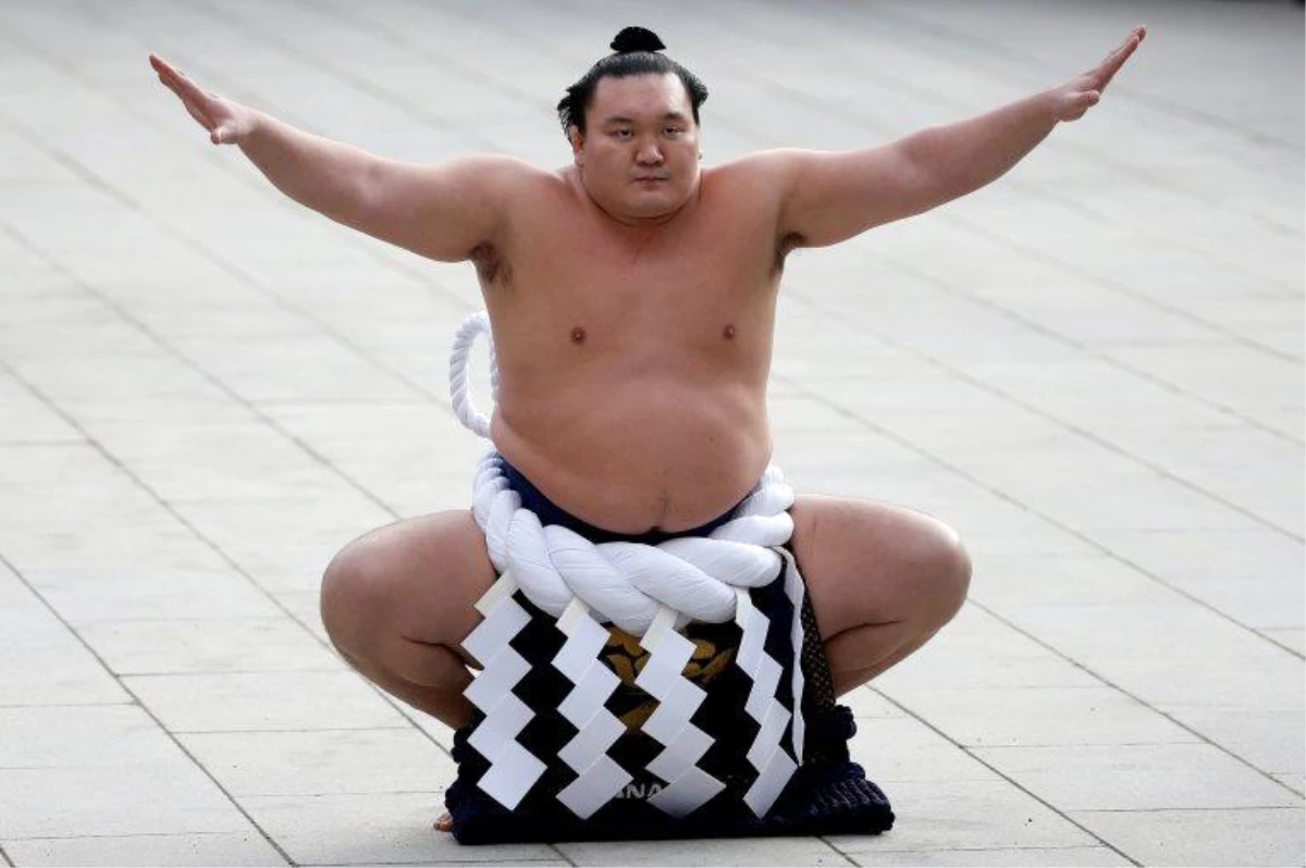 Hakuho: Japonya\'nın emekliliğini açıklayan yenilmez sumo güreşçisi