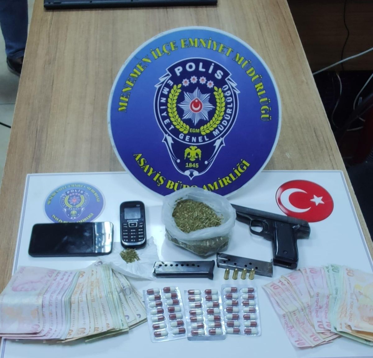 İzmir\'deki uyuşturucu operasyonunda bir kişi tutuklandı