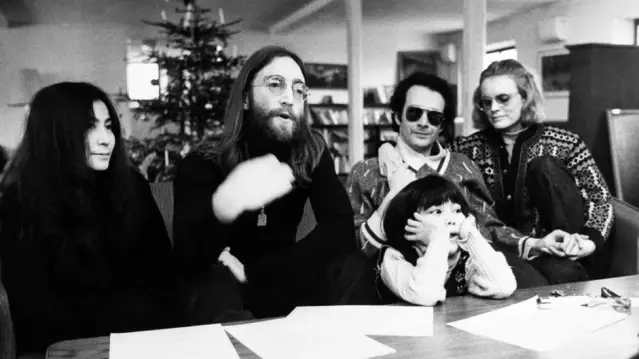 John Lennon'ın hiç bilinmeyen şarkısını kaydettiği kaset açık artırmayla satılacak John Lennon'ın hiç bilinmeyen şarkısını kaydettiği kaset açık artırmayla satılacak