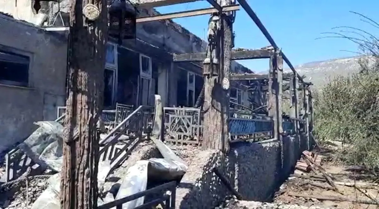 Son Dakika | Tadilata alınan dinlenme tesisinde çıkan yangın hasara neden oldu