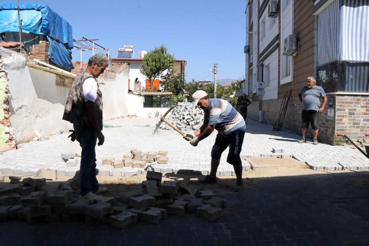 Nazilli\'de yolları genişletme çalışmaları yapılıyor