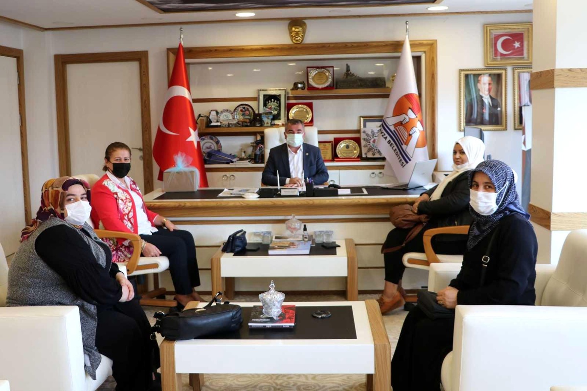 Özdemir: "Üreten kadınlarımızın yanındayız"