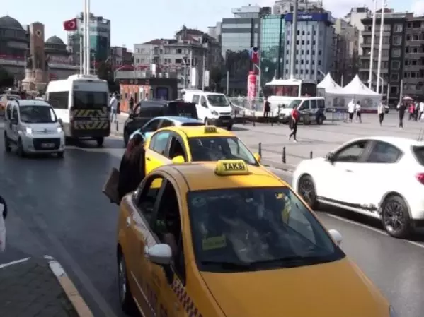 Taksim'de denetim; taksiciden bu kez uzun mesafe bahanesi