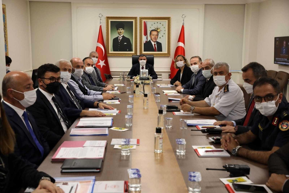 Üniversitesi öğrencileri için bir araya geldiler