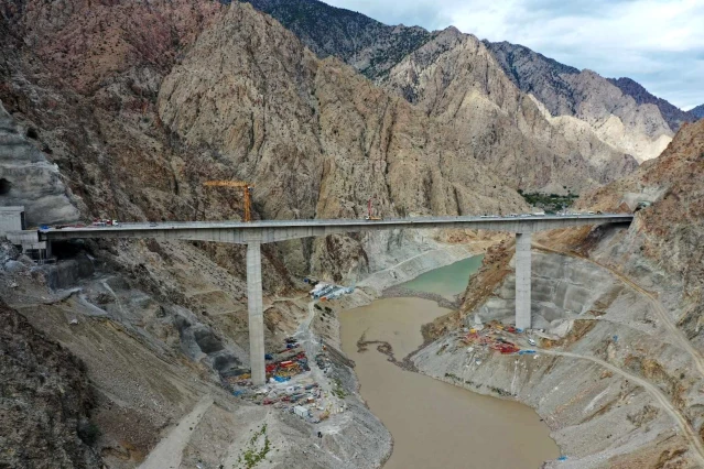 Yusufeli Barajı relokasyon yollarının yüzde 91'lik bölümü tamamlandı