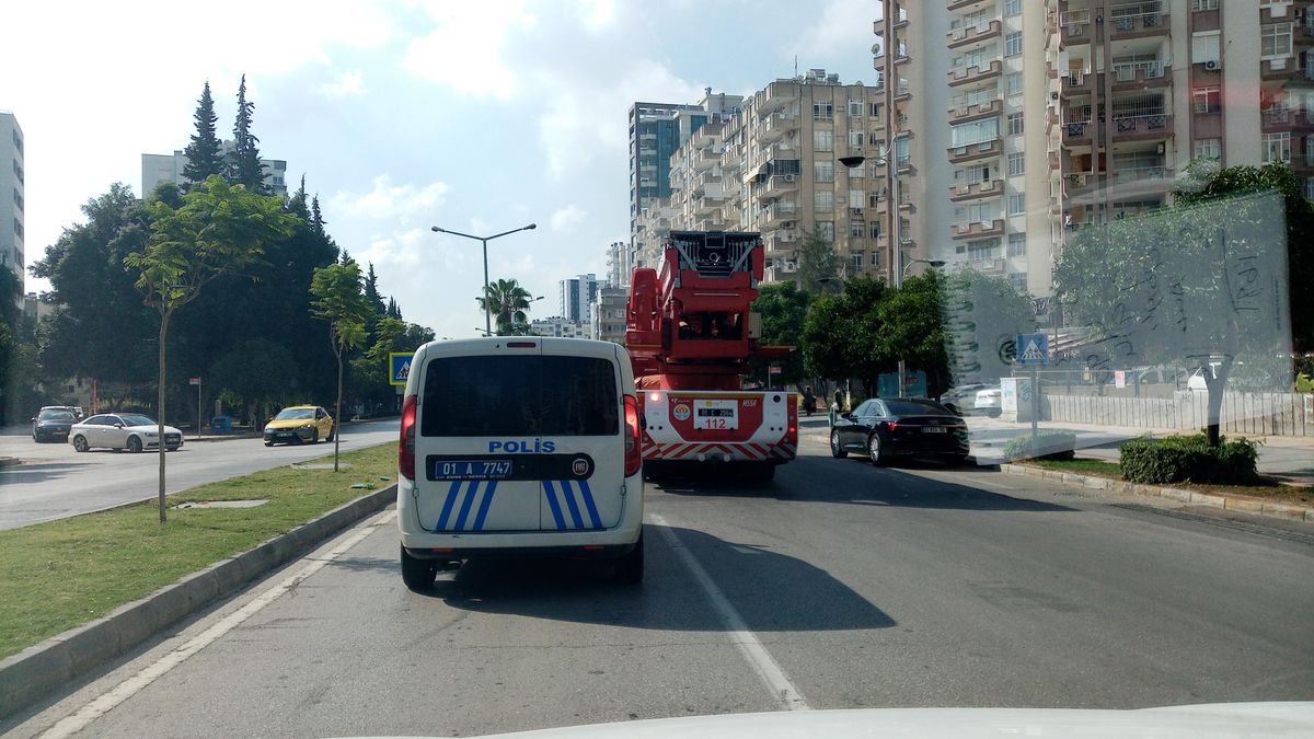 Adana\'da restoranda çıkan yangın söndürüldü