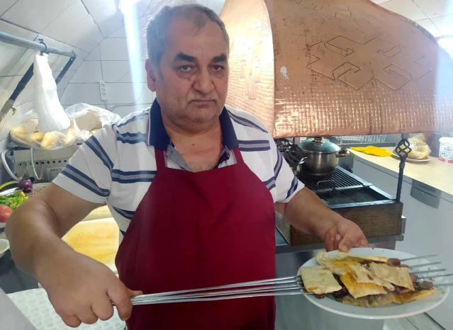 Adana'nın sokak lezzetlerini Bursalılarla buluşturdu