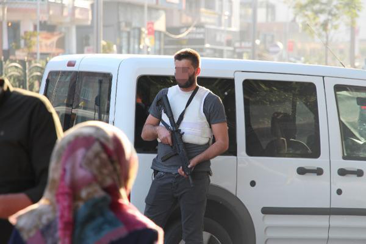 Asansöre binme tartışmasında komşusunu vuran saldırgan aranıyor