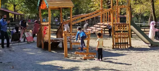 Hayvanat bahçesinde survivor parkuru gibi park Hayvanat bahçesinde survivor parkuru gibi park