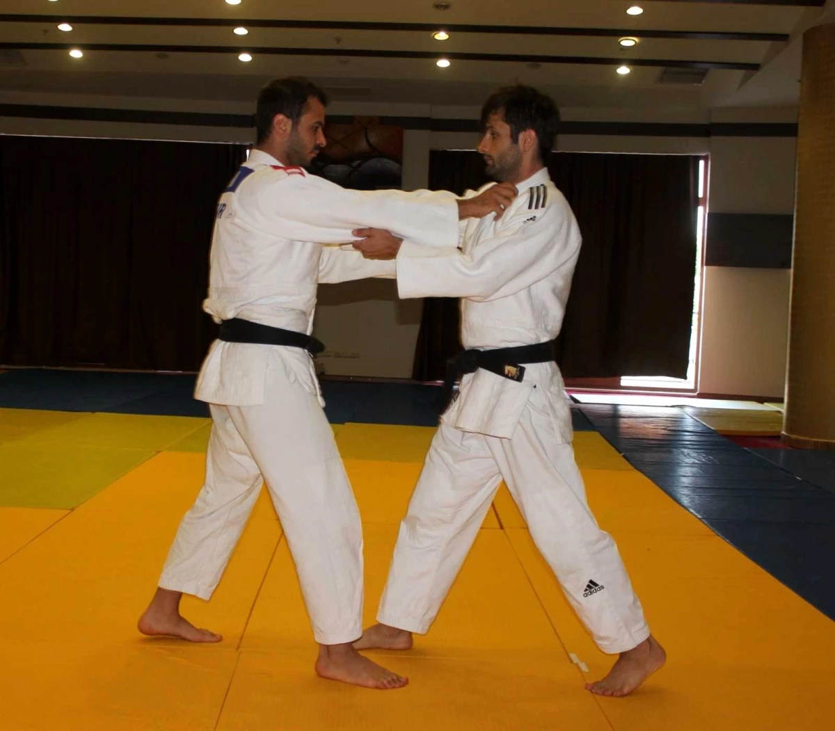 İşitme Engelli Judocular, Salihli\'de güç depoluyor