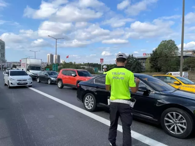 İstanbul'da çakarlı araç denetimi