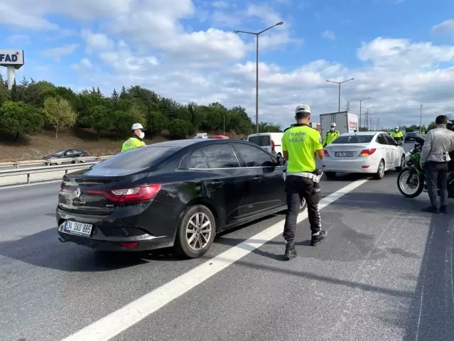 İstanbul'da çakarlı araç denetimi