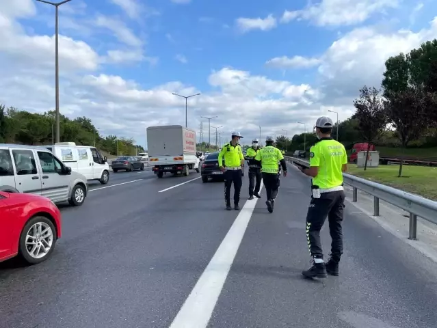 İstanbul'da çakarlı araç denetimi