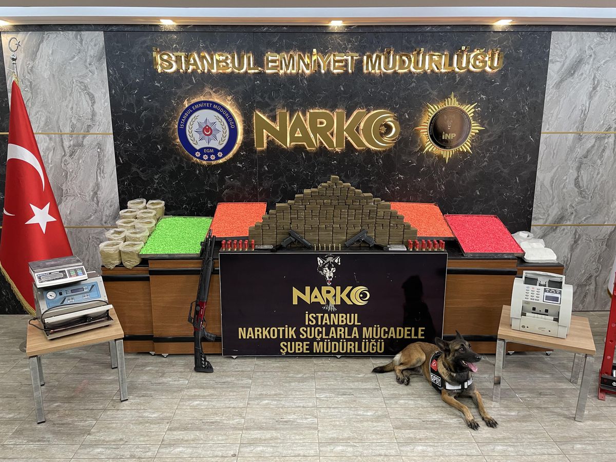 Son dakika haberleri... İstanbul\'da uyuşturucu operasyonlarında 6 şüpheli tutuklandı
