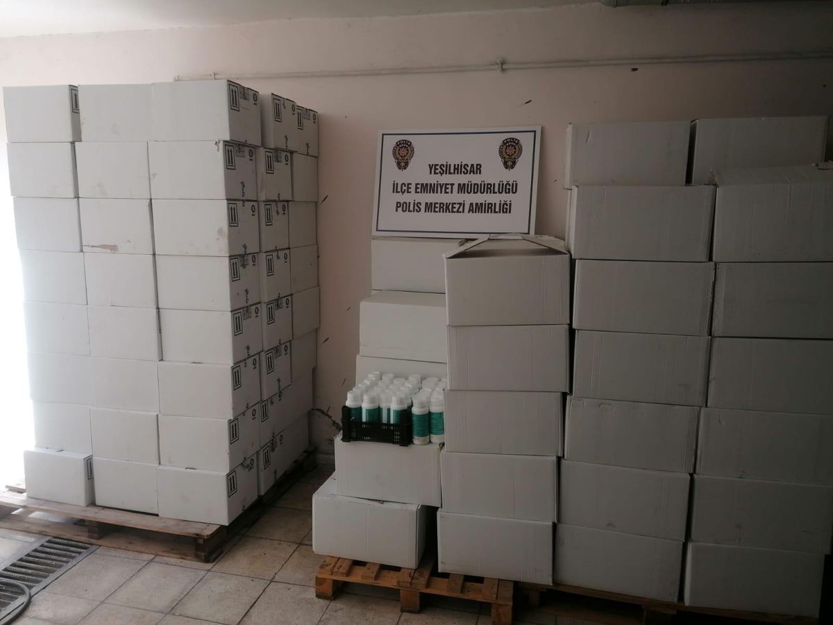 Kayseri\'de 3 bin 602 litre sahte zirai ilaç ele geçirildi