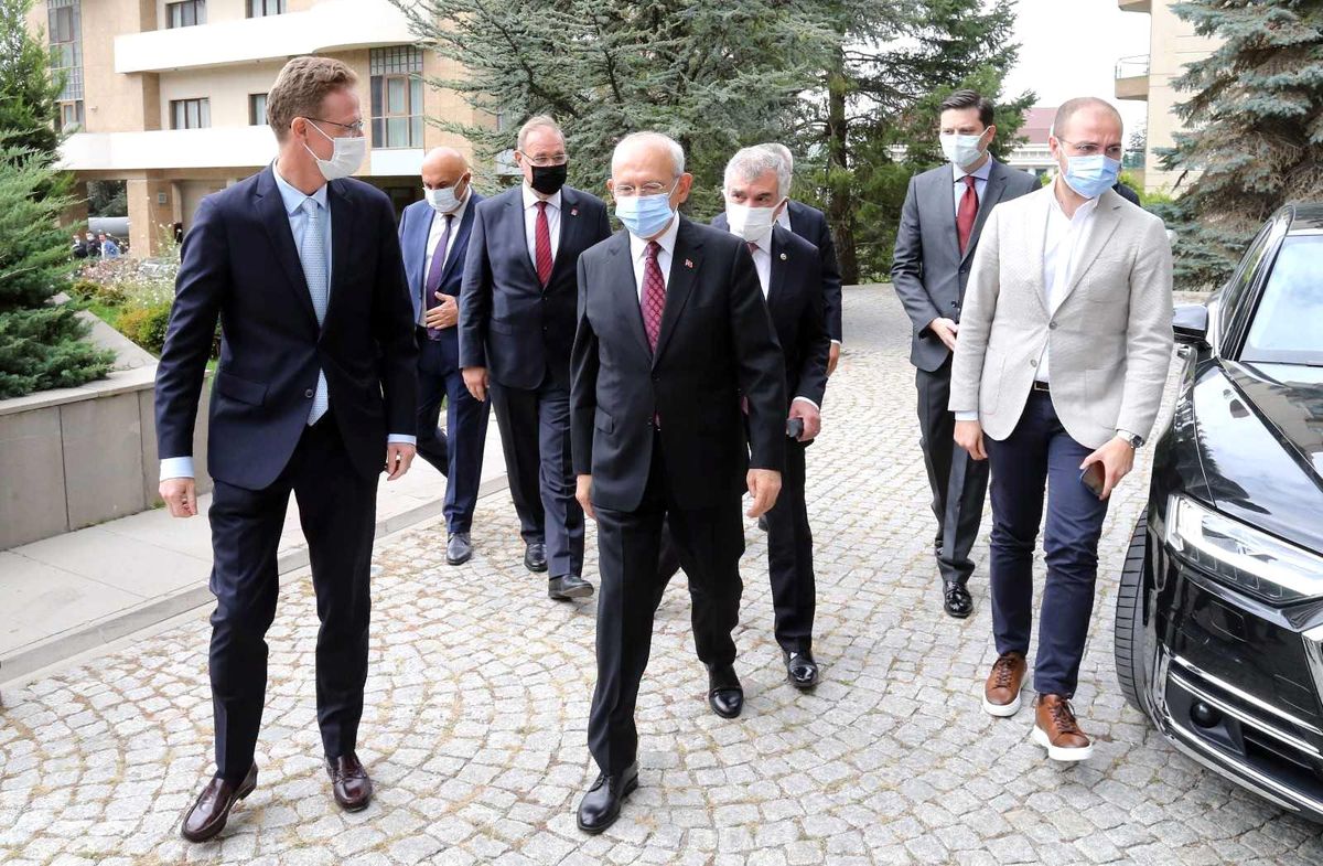 Kılıçdaroğlu, AB Türkiye Delegasyonu Başkanı Landrut ile bir araya geldi