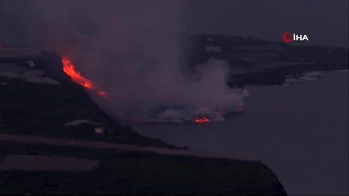 La Palma\'daki Cumbre Vieja Yanardağı\'ndan çıkan lavlar Atlantik Okyanusu\'na ulaştı
