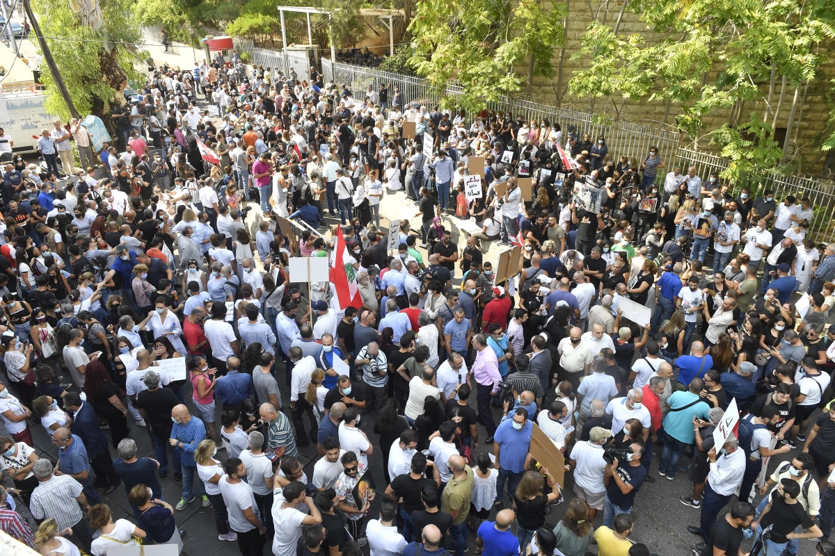Son dakika haber: Lübnan\'daki liman patlaması soruşturmasını yürüten yargıca destek gösterisi düzenlendi
