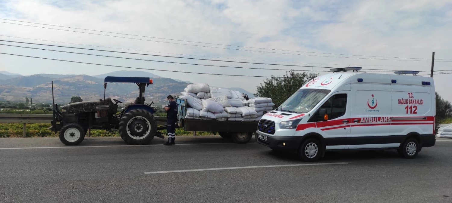 Manisa\'da traktör römorkundan düşen kişi yaralandı