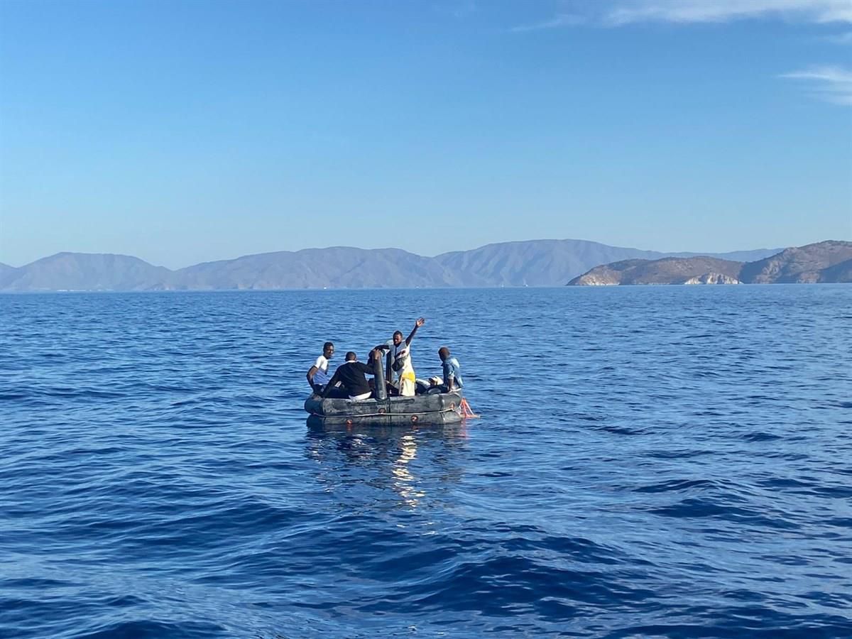 Marmaris\'te 10 düzensiz göçmen kurtarıldı
