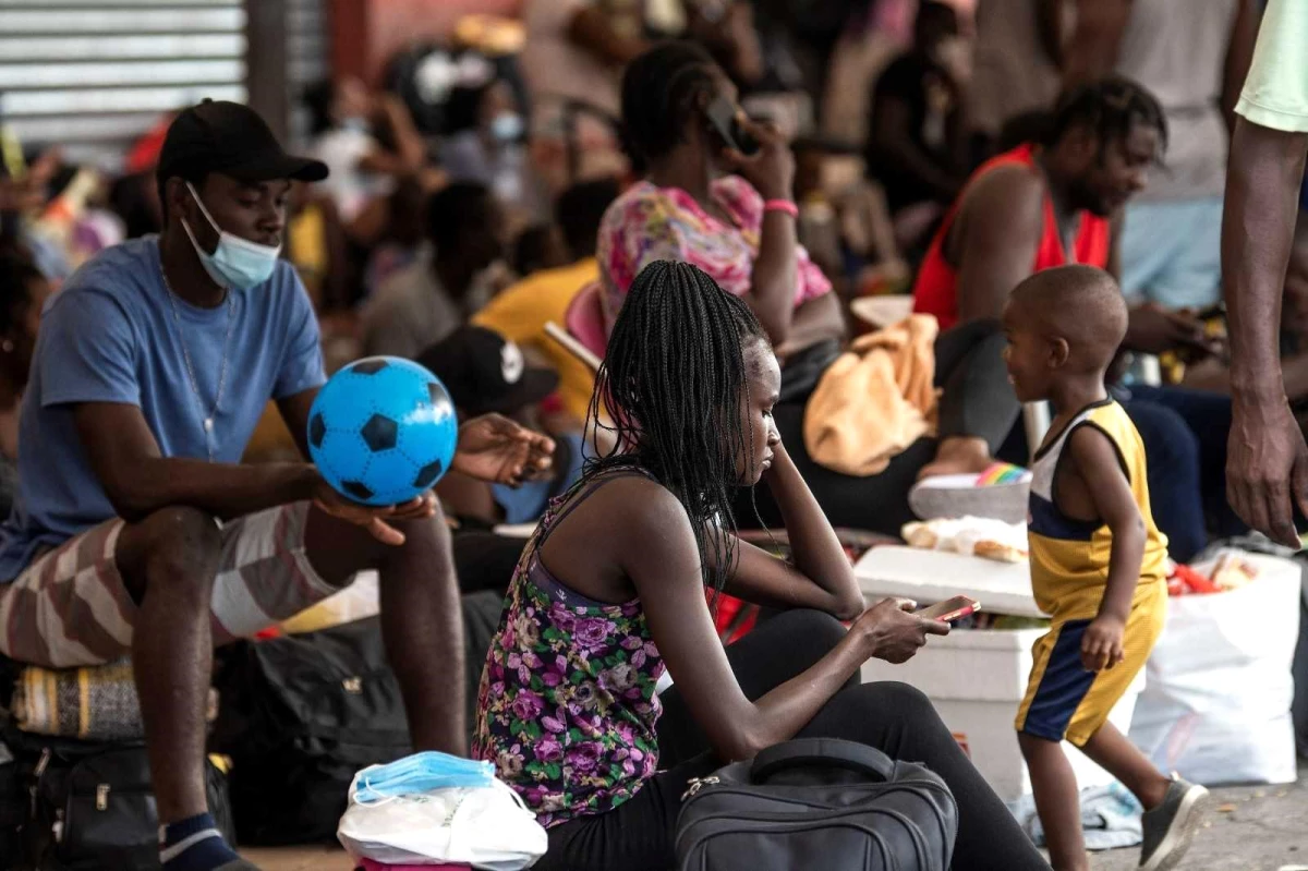 Meksika\'dan Haitili göçmenlere sığınma hakkı