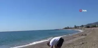 Mersin'den Kıbrıs'a tek başına yüzüyor