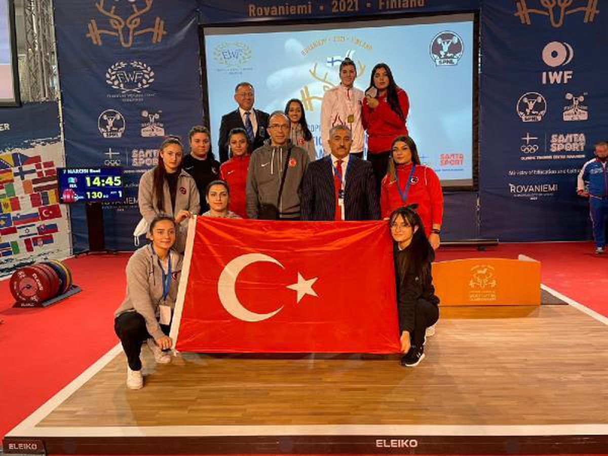 Milli halterci Dilara Uçan\'dan 3 madalya