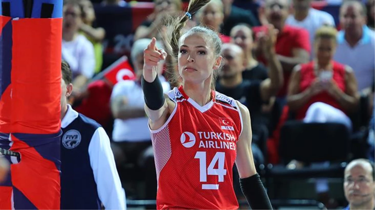 Milli voleybolcu Eda Erdem\'den ödül töreninde alkış tufanı kopartan konuşma