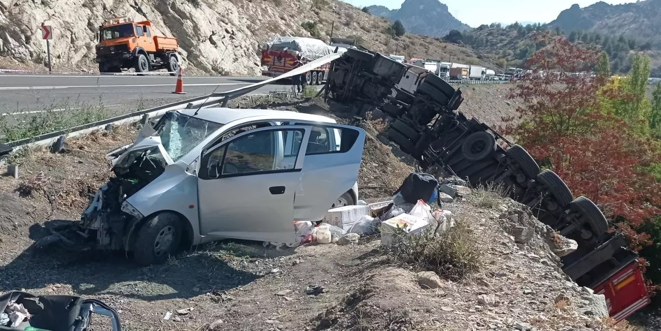 Son dakika: Niğde\'de tırla çarpışan otomobilin sürücüsü öldü