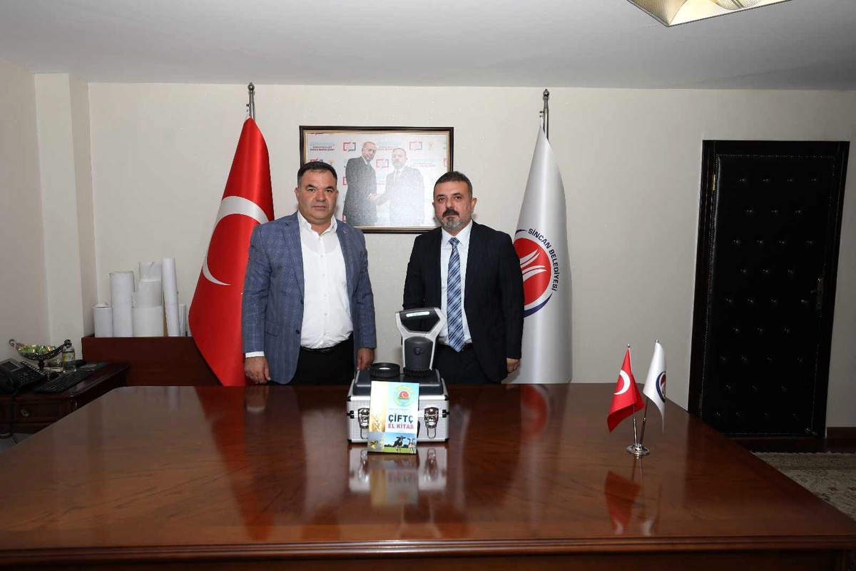 Sincan\'da toprak analizi cihazı çiftçinin yüzünü güldürecek