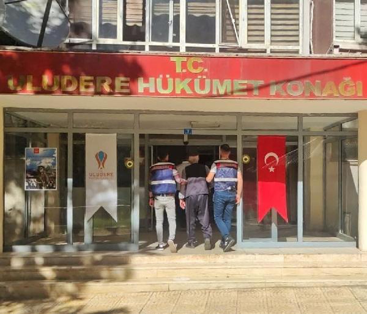 Şırnak\'ta aranan şüpheliyi JASAT yakaladı