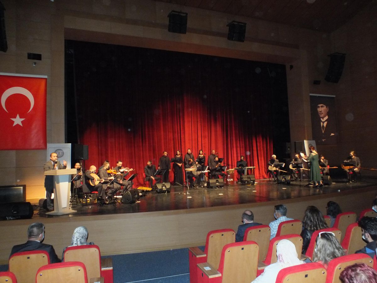 Sivas\'ta THM Korosu konser verdi