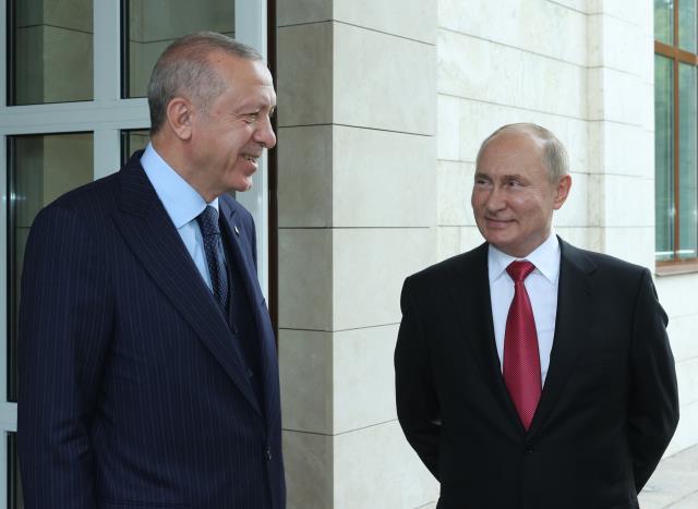 Son Dakika! 3 saatlik kritik görüşmenin ardından Erdoğan ve Putin'den ilk sözler! Kırım gerginliği unutuldu